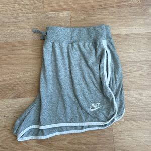 Nike Sweatshorts (W XL)